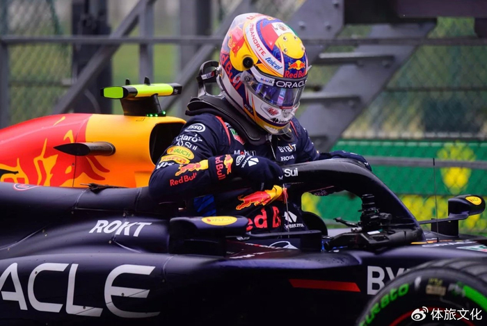 红牛车队完胜雷诺车队，佩雷兹惊艳四座