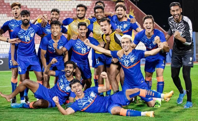 韩国队碾压马来西亚队，黄鸭组合统治全场