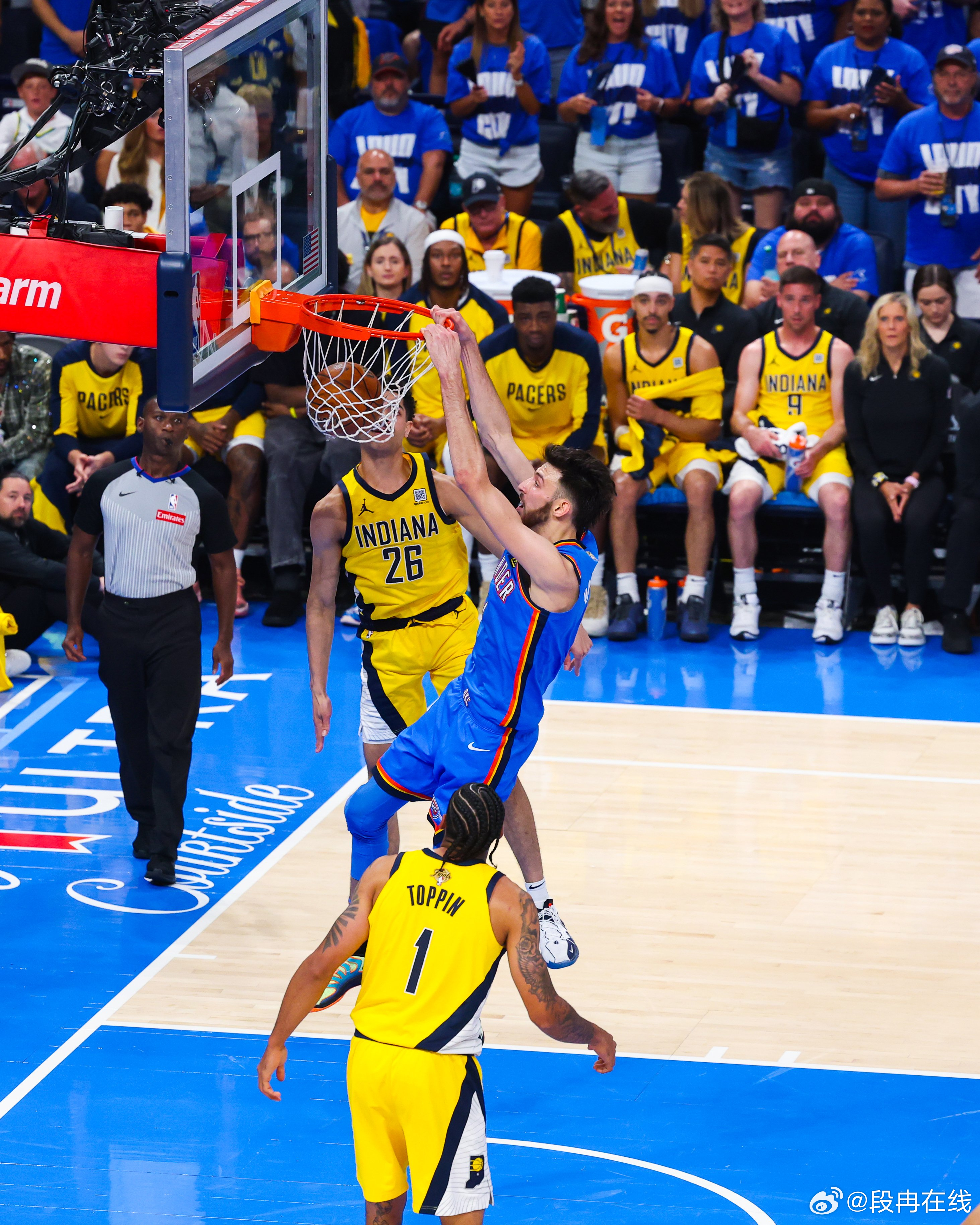 尼克斯横扫魔术，拉文统治全场