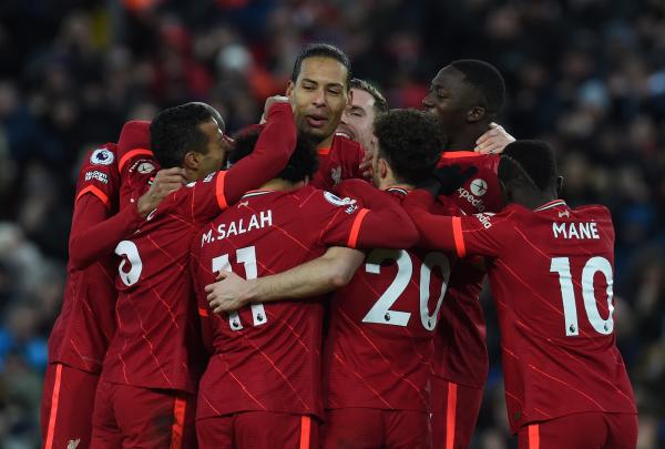 比利时轻取巴萨，范戴克点燃赛场