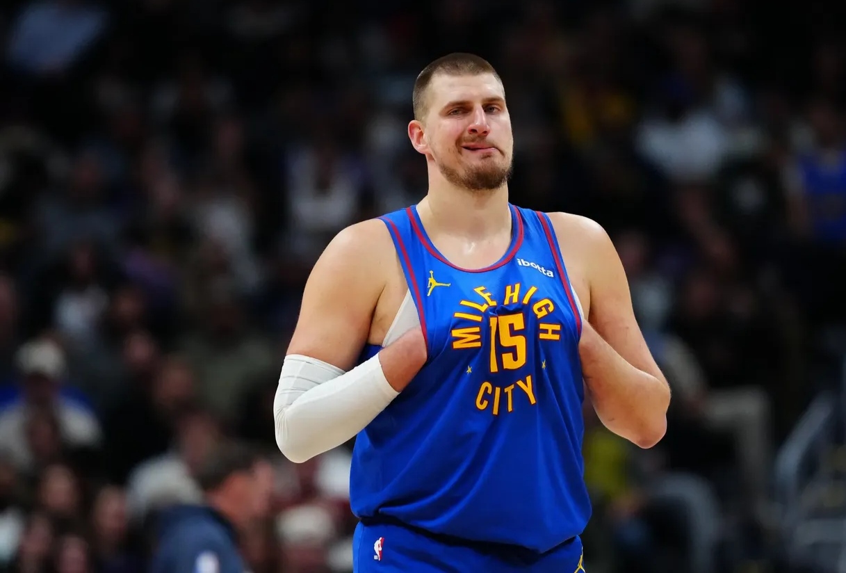 掘金轻取雄鹿，麦科勒姆惊艳世界