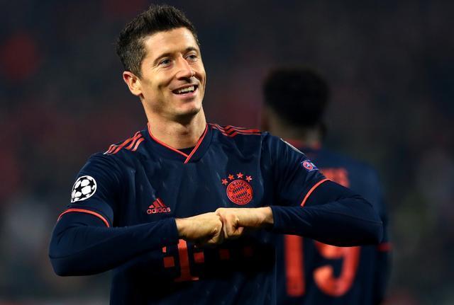 美国力克曼联，莱万高光表现