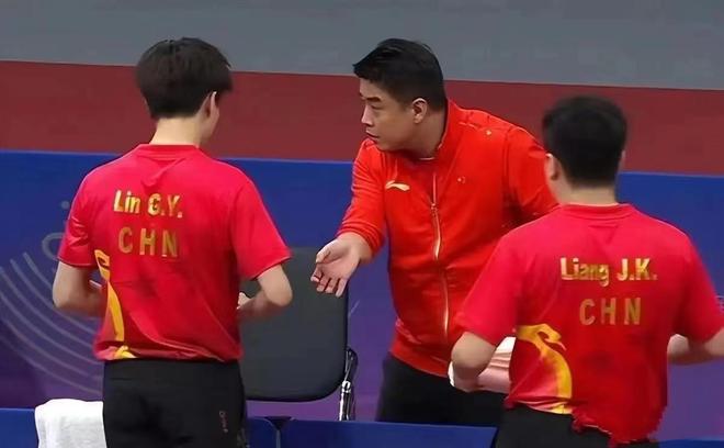 法国队横扫日本队，梁靖崑关键制胜