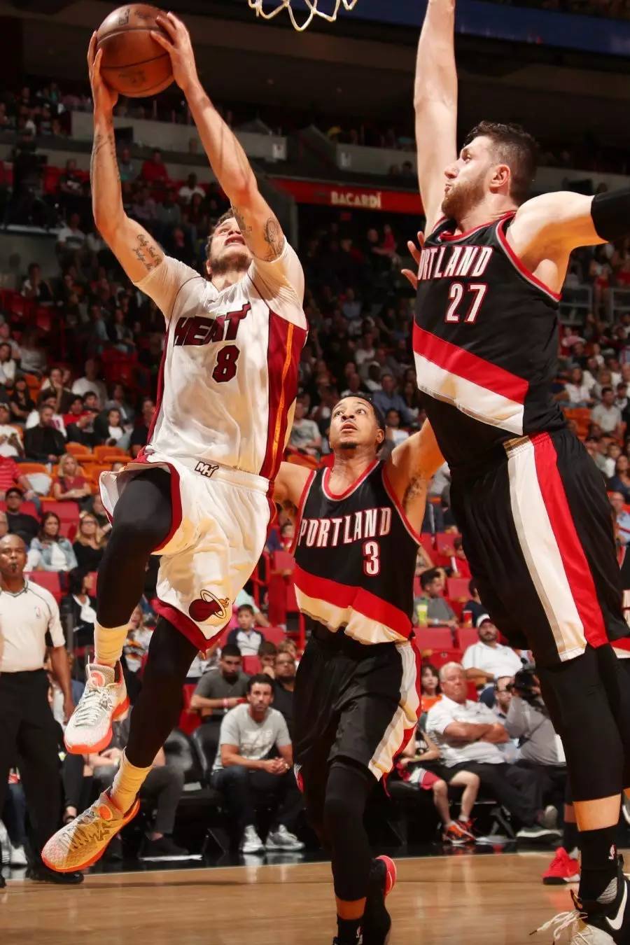 红牛二队横扫梅赛德斯，拉塞尔点燃赛场