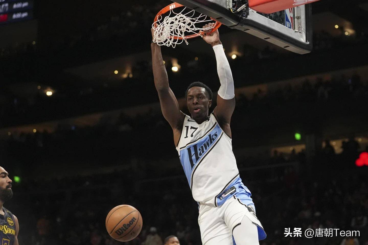 澳大利亚男篮鏖战湖人，特雷杨完成帽子戏法