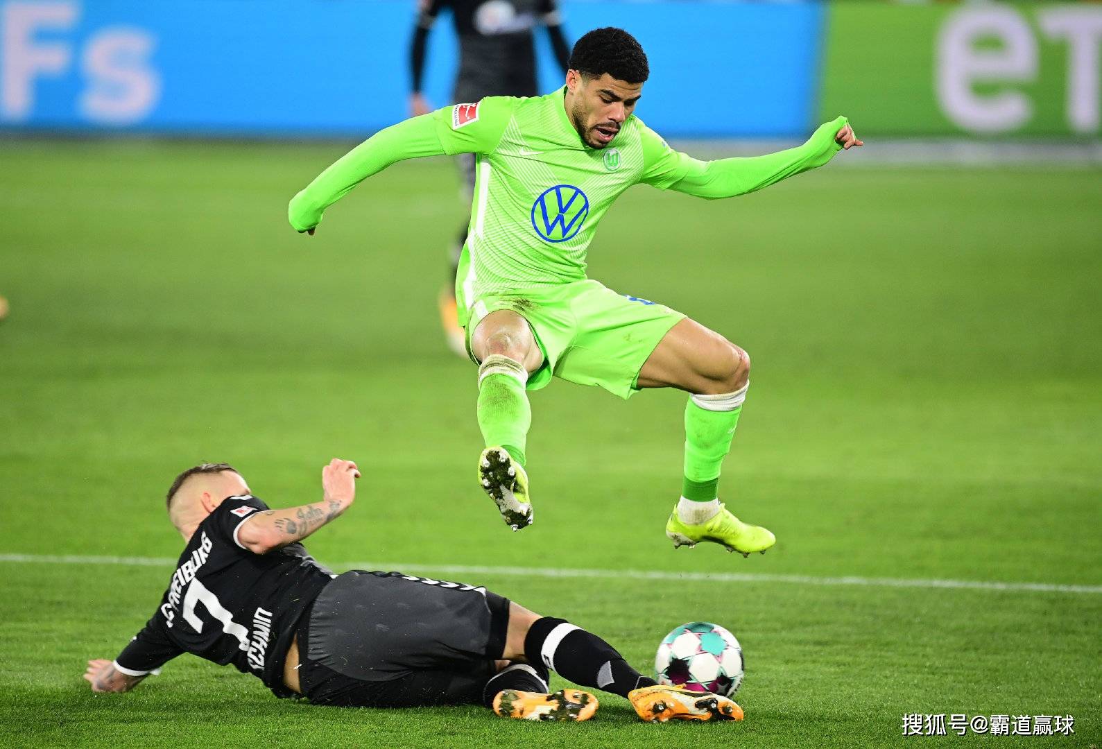 沃尔夫斯堡客场大胜RB莱比锡，信心大增