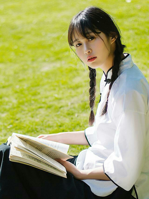 格纳布里之夜，当NBA季后赛的聚光灯照向足球场上的孤胆英雄