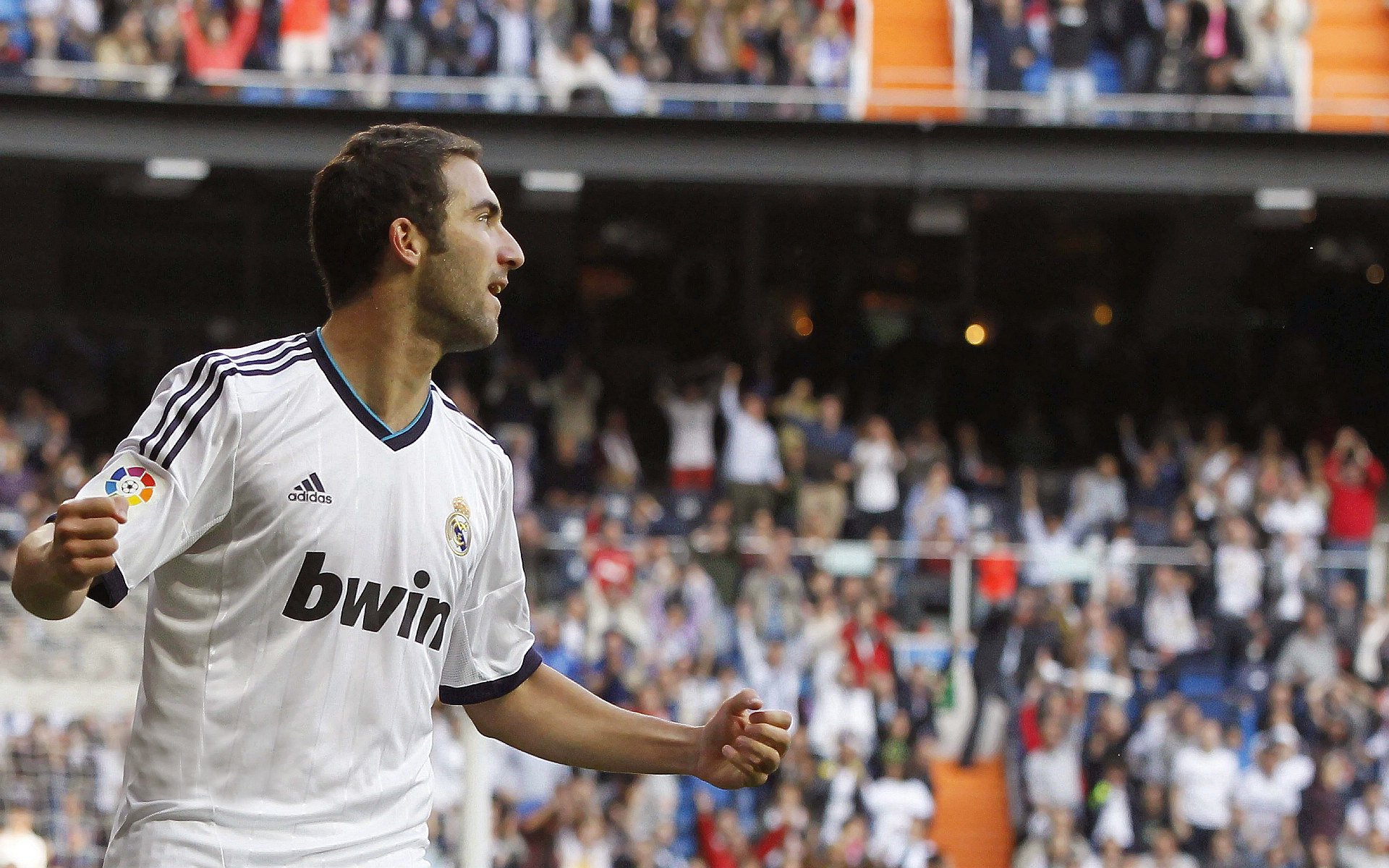 布伦森惊艳四座,太阳连续得分压制勇士,一场战术与意志的较量