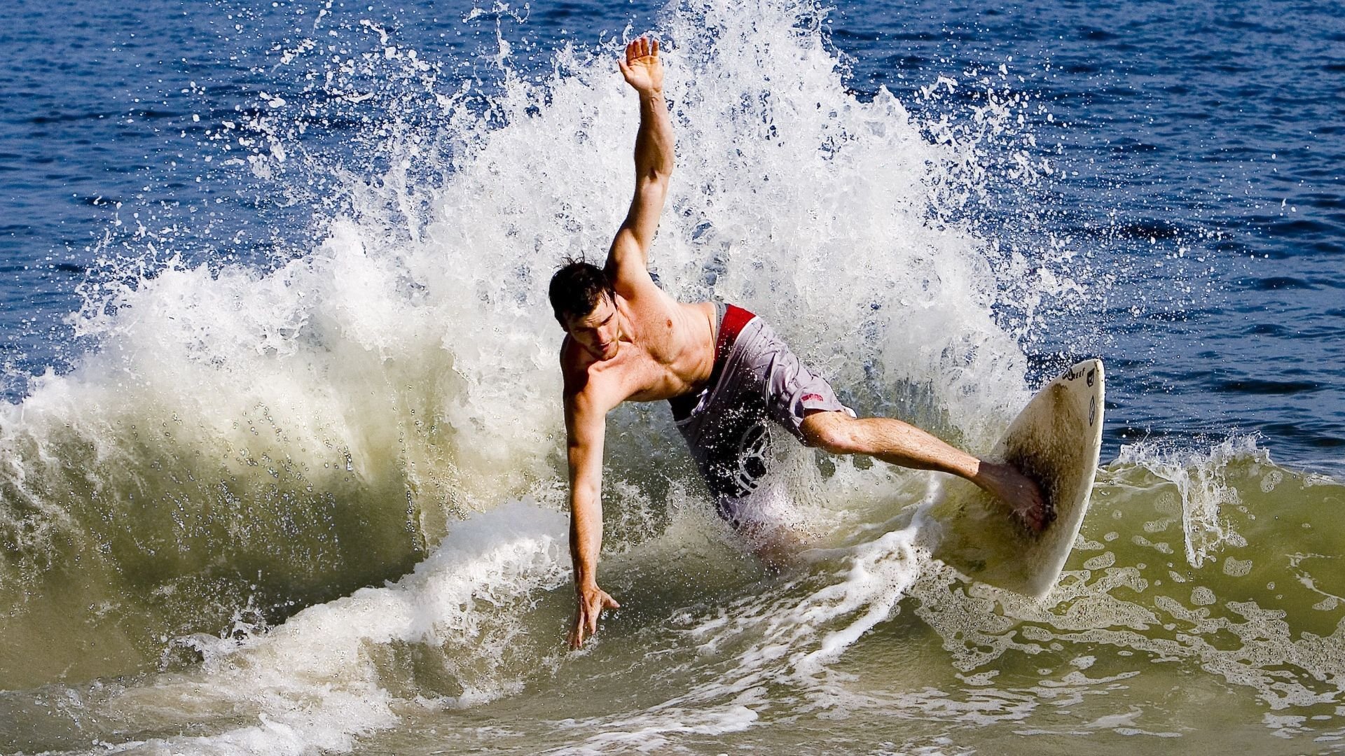 绝杀时刻，兹维列夫率队问鼎拉沃尔杯，年终总决赛悬念终结